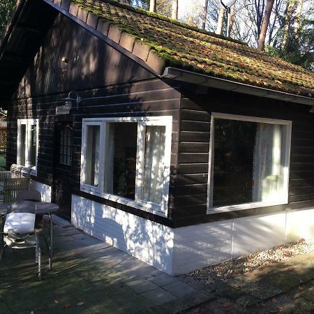 Kleine Huisje Op De Veluwe Otterlo Bagian luar foto